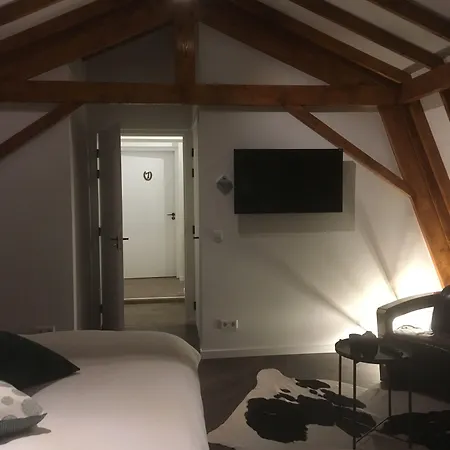 לינה וארוחת בוקר Hostellerie Horst הורסט